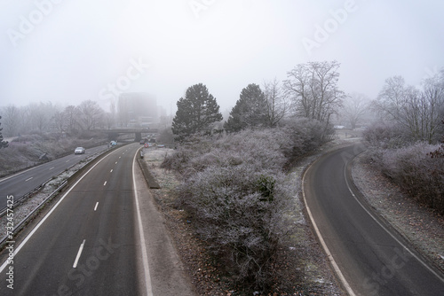 Les routes en hiver - très jolie, même temps dangereux