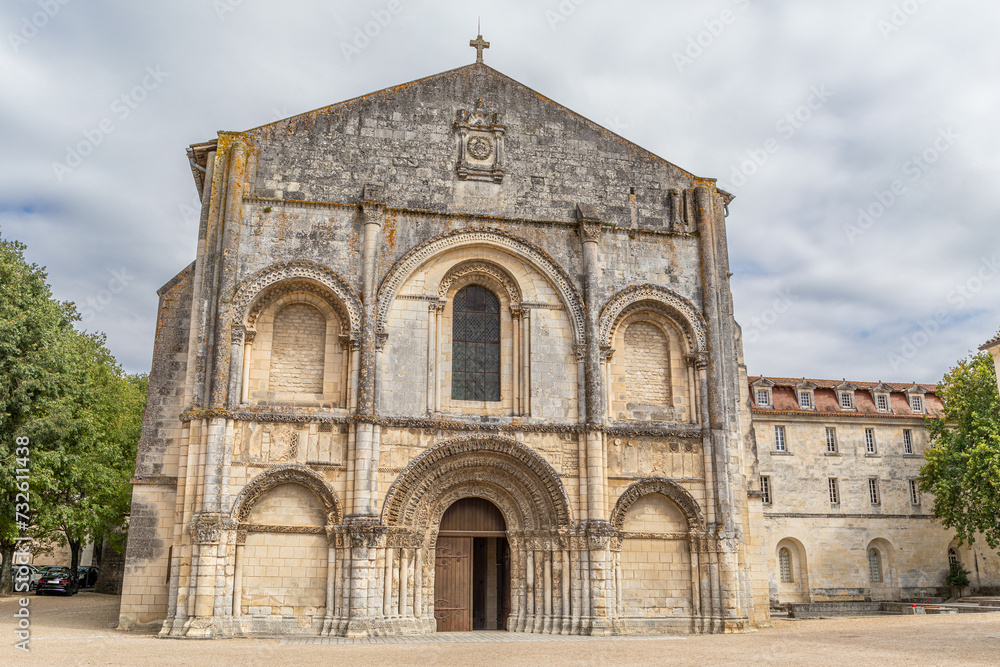 Façade occidentale de l'Abbaye-aux-Dames de Saintes, Charente-Maritime