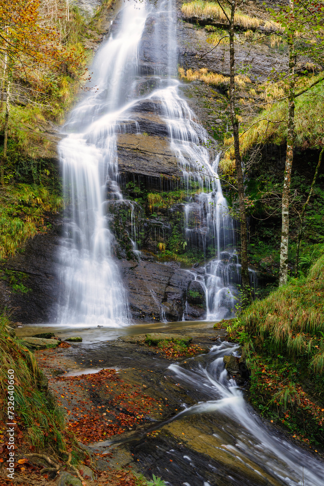 Fototapeta premium Uguna waterfalln in autumn