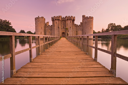 Europa, Grossbritannien, England, East Sussex, Bodiam Castle, Brücke photo