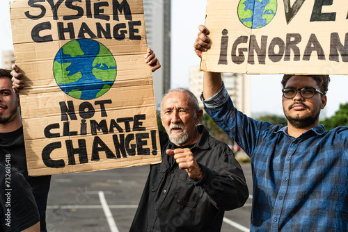 Canvas Print Multiracial activists protesting for climate change - Global warming demonstrati