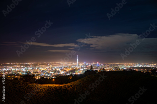Auckland view from mount Eden by night 