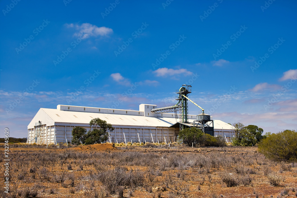 Huge grain bin in the Western Australian Wheat Belt. Pindar, Geraldton, Western Australia
Huge grain bin in the Western Australian Wheat Belt. Pindar, Geraldton, Western Australia