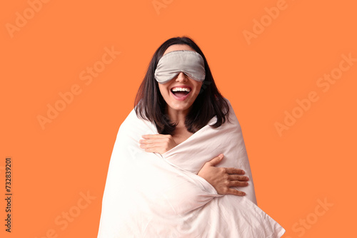 Pretty young woman with bla...
