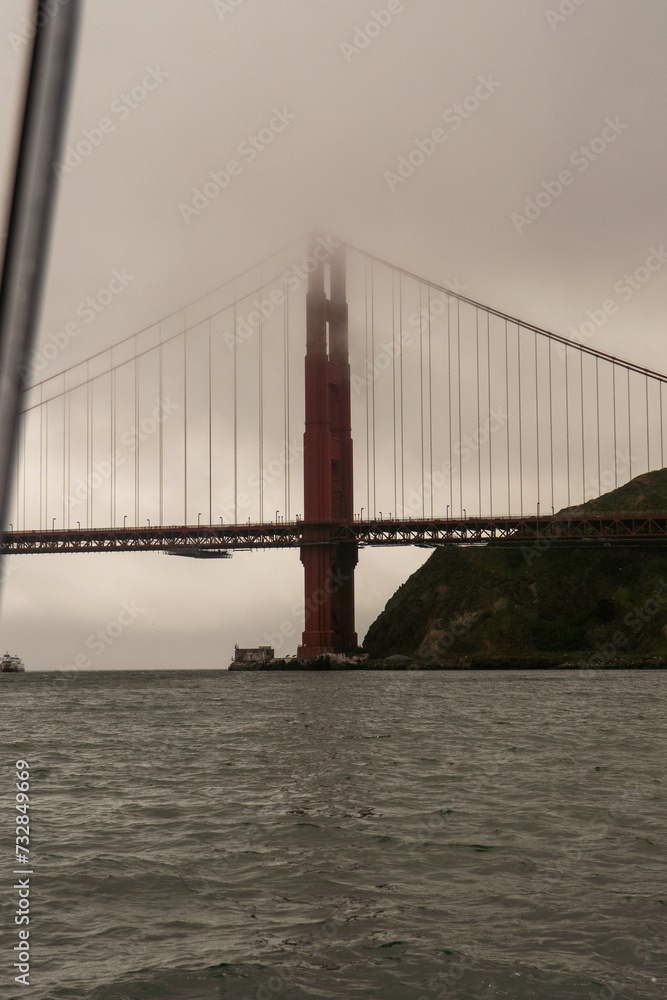 Obraz premium golden gate bridge city