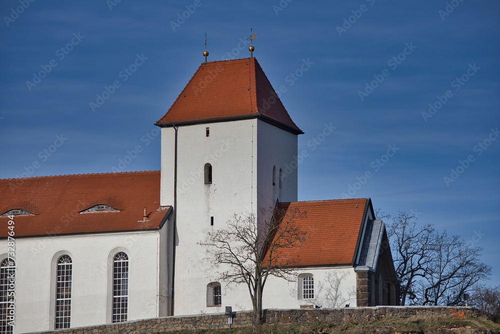 Historische Bergkirche auf dem Kirchberg und am Steinbruch in Beucha, Sachsen, Deutschland 