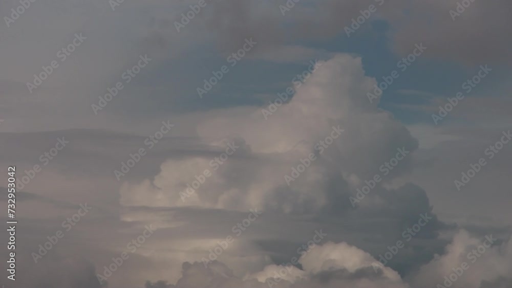 Time lapse sky 28 : Blue sky with white cloud. Time lapse sky 28 : Blue sky with white cloud.