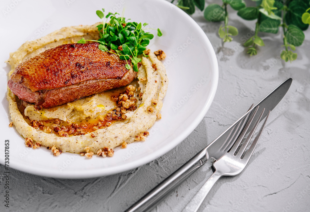 Duck breast steak with potato mashed Duck breast steak with potato mashed