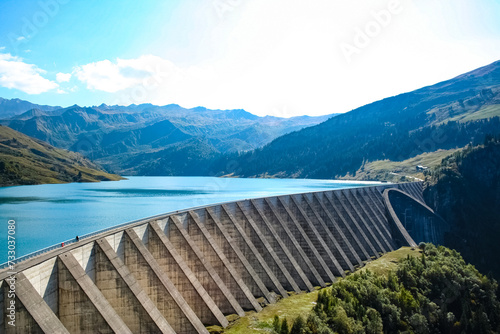 Fototapeta Naklejka Na Ścianę i Meble -  Lac et barrage de Roselend, été 2008, Savoie, France