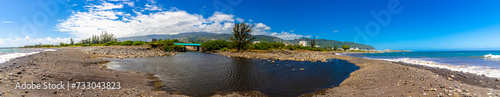 Vue panoramique du sentier littoral nord de Saint-Denis