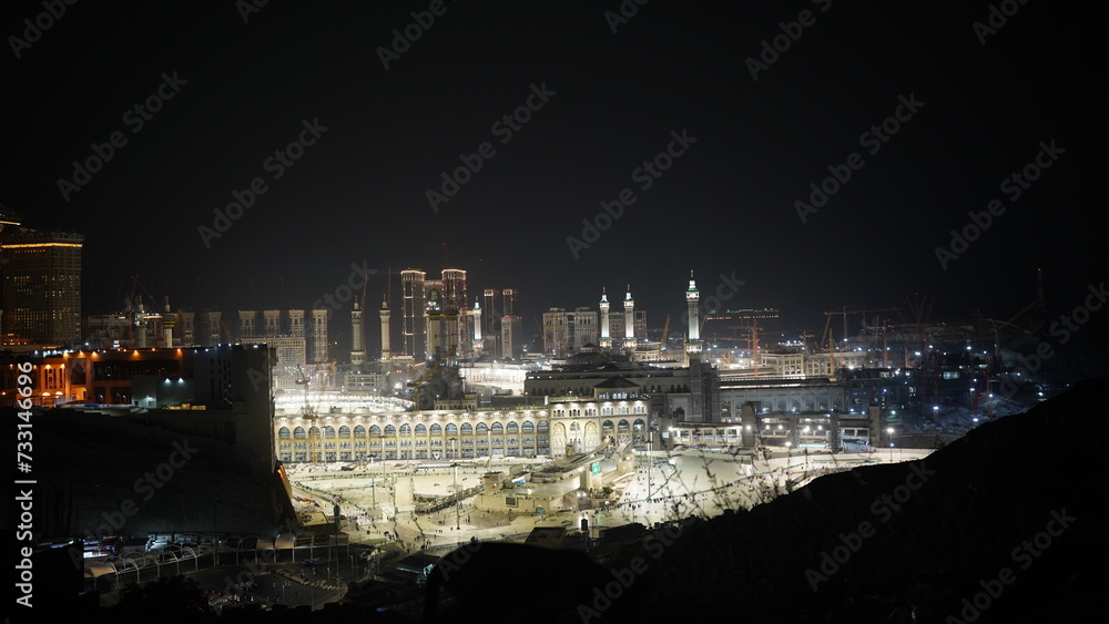 Night View of the Holly Mosque with Skyline and Abraj Al Bait (Royal ...