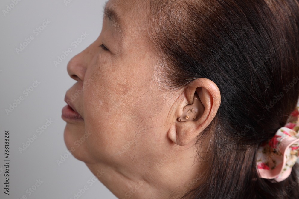 Obraz premium Senior Asian Woman