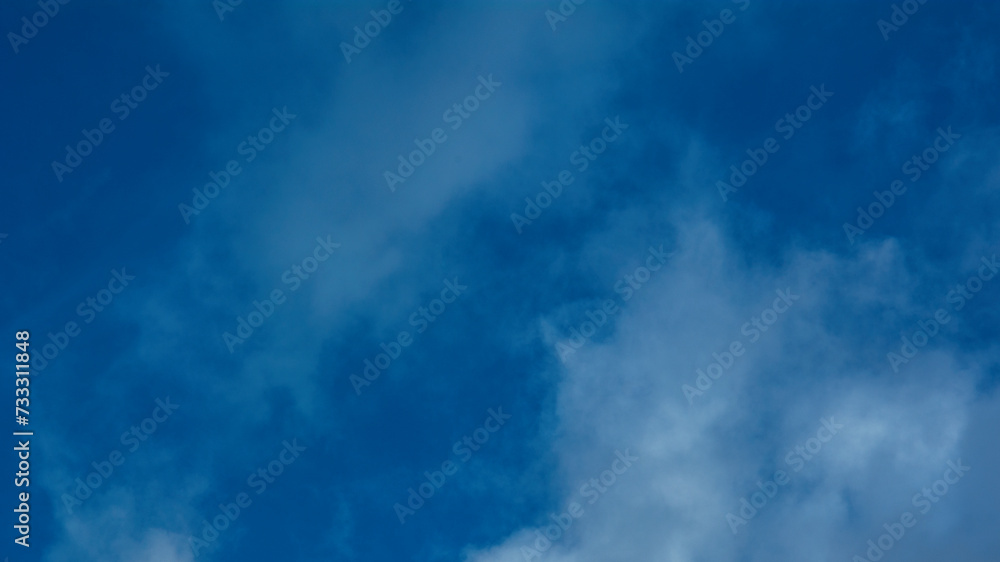 Obraz premium Beautiful large clouds on the vault of heaven