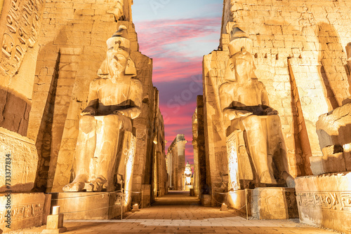 Obraz na płótnie Luxor temple, first pylon ruins, night illumination, Egypt w salonie