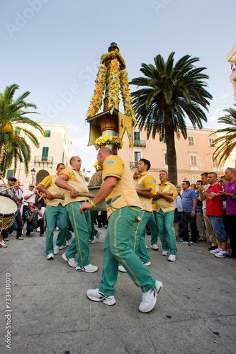 Fotografie the annual Candelieri festival, medieval guilds stagger through the streets of Sassari, Sardinia, with huge candlesticks