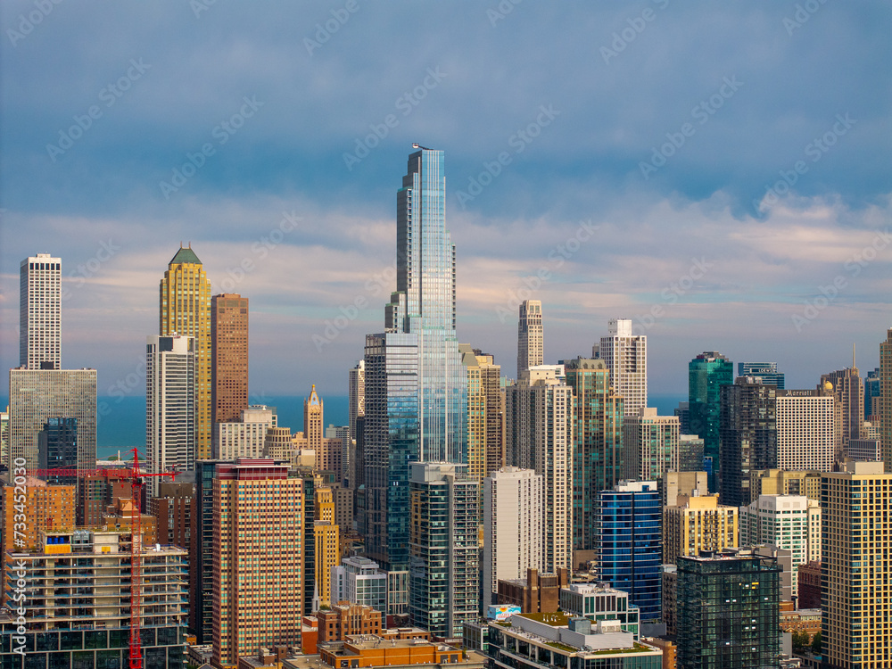 Fototapeta premium Aerial view of Chicago skyline on a clear day 
