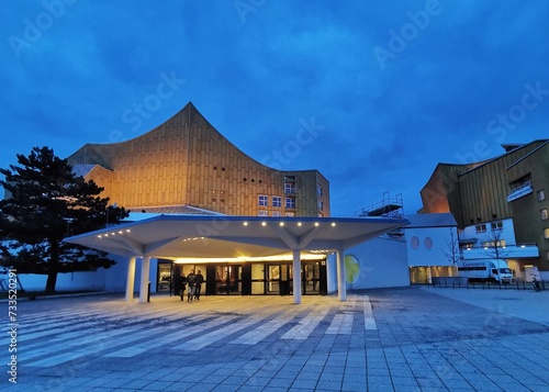 Bilde på lerret A fragment of a view of the Berlin Philharmonic in the evening