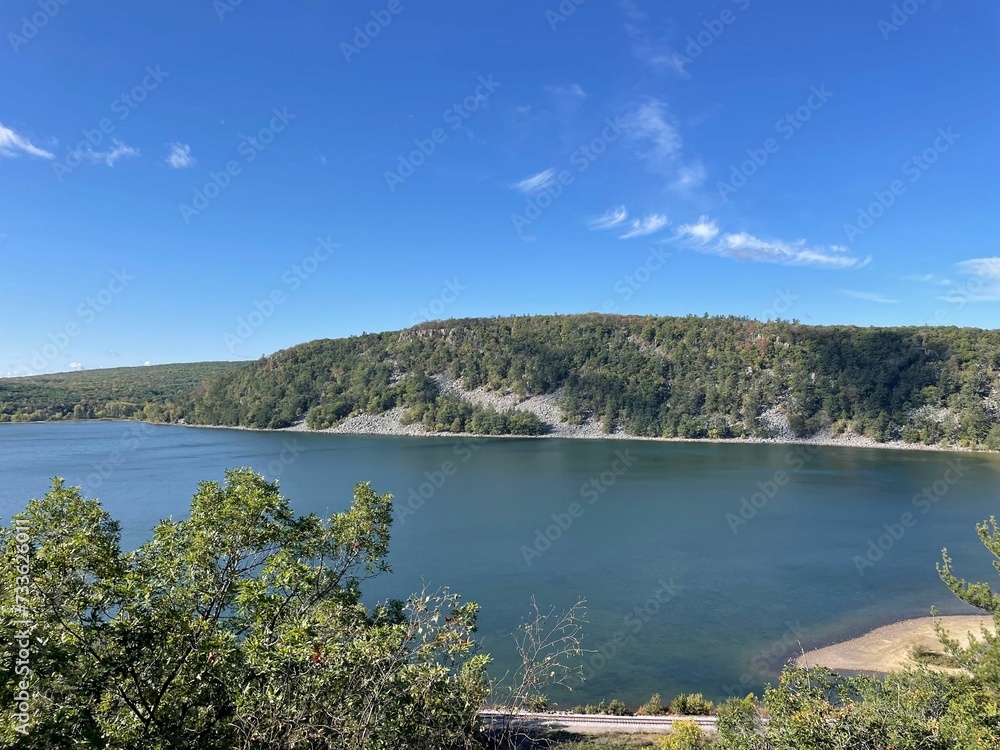 Obraz premium Lake view from a cliff