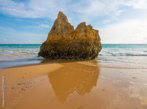 Stunning sea stack on the Praia dos Três Irmãos (three brothers) beach, Alvor, Algarve, Portugal