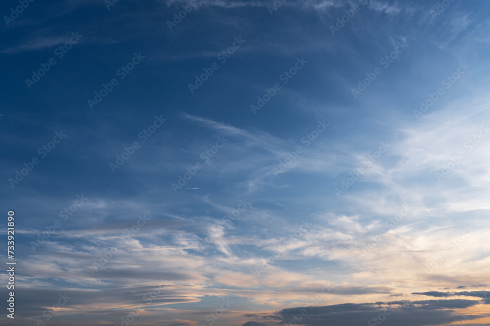 Obraz premium Beautiful bright sunset sky with clouds. Nature sky background.