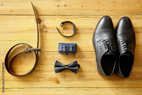 Groom's outfit and accessories
​