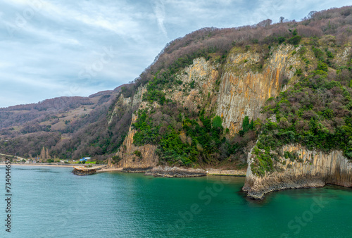 Lava columns formed 80 million years ago as a result of the cooling and crystallization of lava flowing from volcanoes on the Güzelcehisar coast of Bartın.