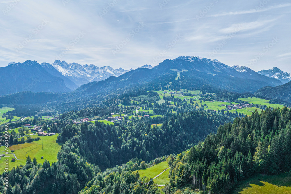 Luftaufnahme aus dem herbstlichen Oberallgäu, Blick zum Söllereck bei Oberstdorf