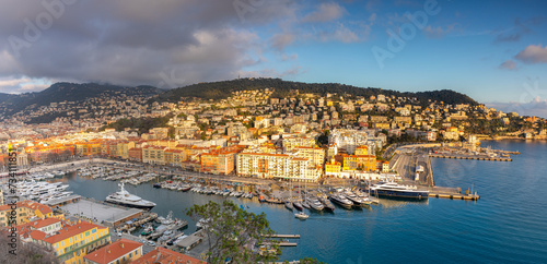 Port Lympia de la ville de Nice .