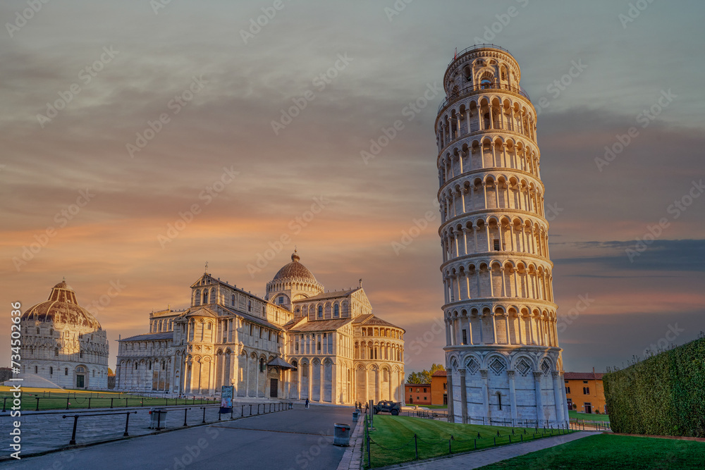 Leaning Tower of Pisa. Pisa is a city in Italy, in Tuscany, on the Arno River, located close to the coast of the Tyrrhenian Sea. - obrazy, fototapety, plakaty 