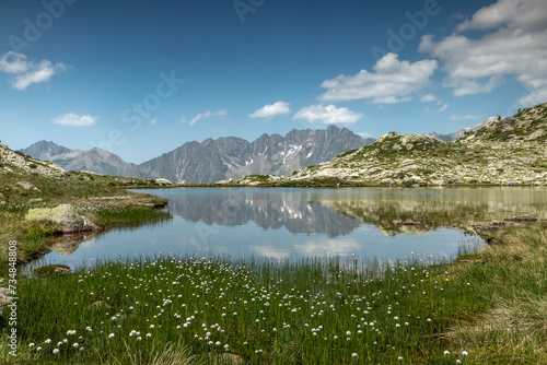 Lacs de Sebeyras en   t     vue sur Pic Tirbat   massif des Ecrins   Hautes-Alpes   France