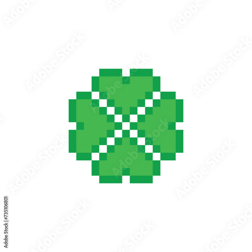 Clover with four leaves  icon 8 bit, pixel art  Clover icon  for game  logo.