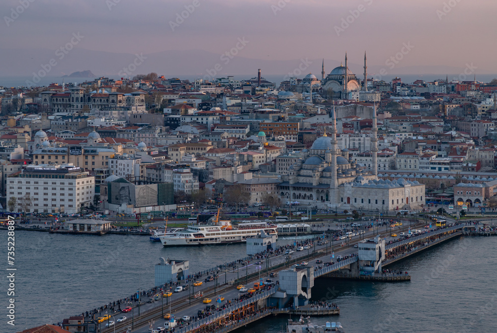 Fototapeta premium Galata Bridge and New Mosque at Sunset