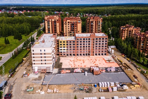 Canvas Print the construction site of an apartment building in the summer from a height