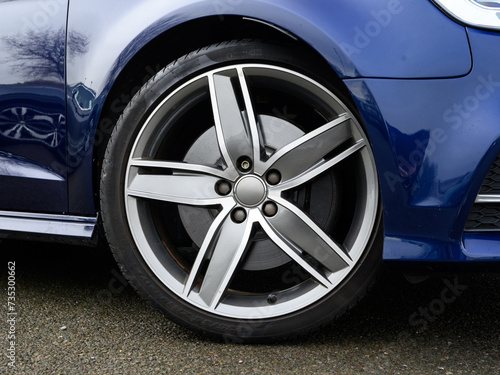 Wallpaper Mural Wheel of the car Torontodigital.ca