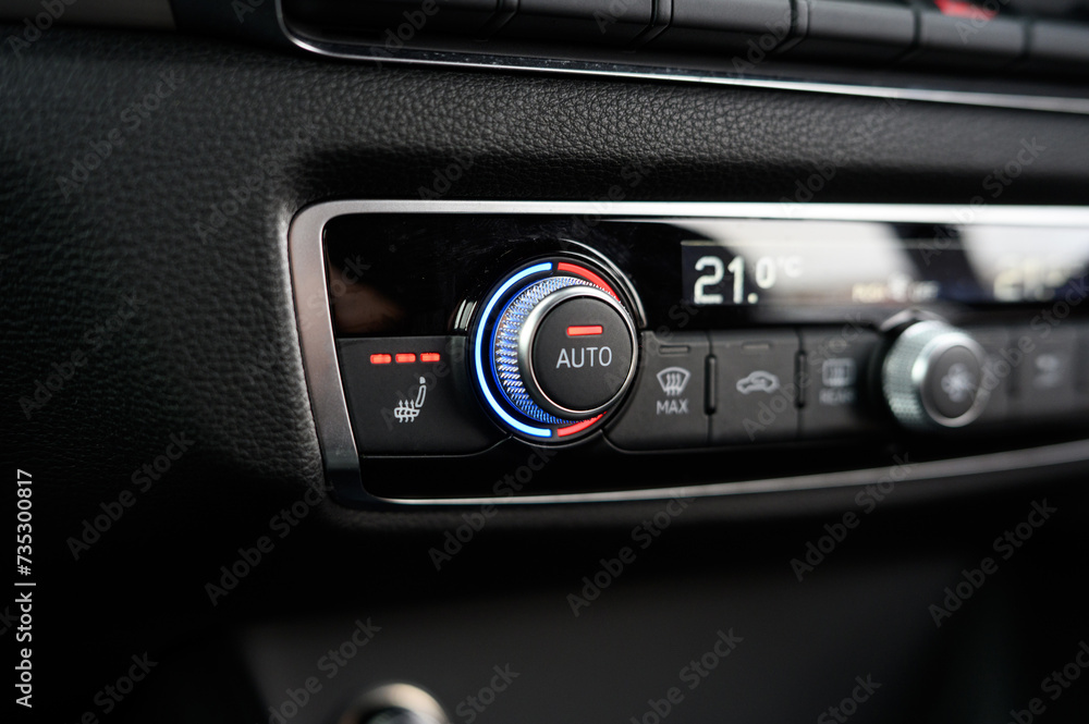 Auto climate control with heated seats