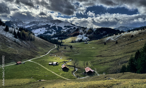 Blick ins Arzmoos mit Hütten und Arzbach, Alpen, Mangfallgebirge, Bayern, Deutschland photo