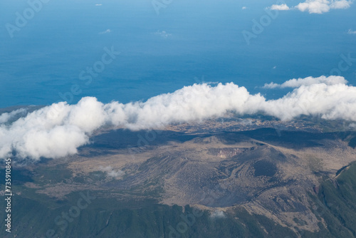 伊豆大島の三原山を上空から眺める © y.tanaka