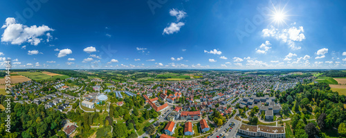 Die ehemalige Residentstadt Aulendorf in Oberschwaben im Luftbild, 360 Grad Rundblick