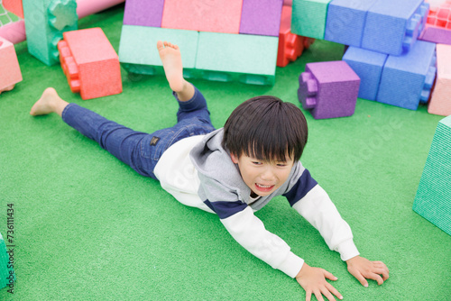 Fotografie イヤイヤ期で駄々をこねる男の子