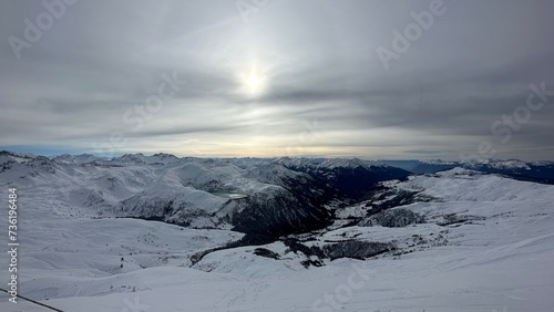 Paysage enneigé en station de ski 