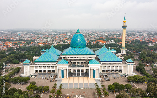 Photos Aerial view of Al-Akbar National Mosque of Surabaya