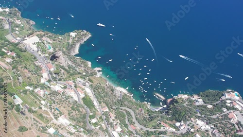 drone: vista dall'alto della Costiera Amalfitana. Colline, strade e mare. photo