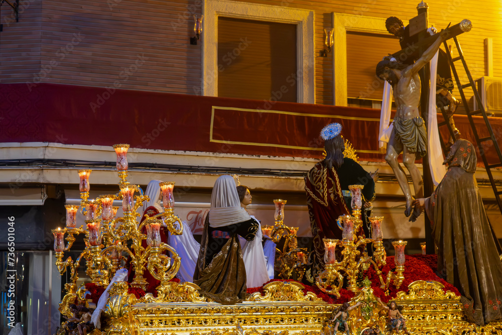 Fototapeta premium paso de misterio de la hermandad de la Trinidad en la semana santa de Sevilla