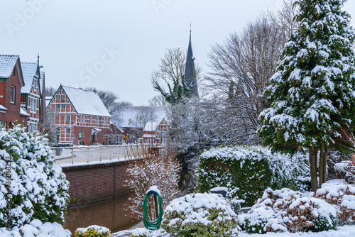 Brücke im Sturm