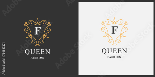 Fashionista Finesse: Stylish Fashion Luxury Logo Impression.