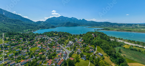 Panoramablick auf Kochel am See in der Region Tölzer Land am bayerischen Alpenrand