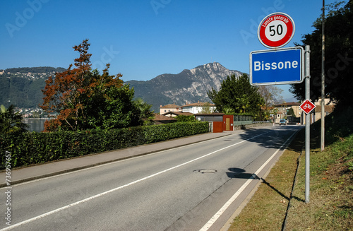 Ortsschild von Bissone im Tessin in der Schweiz photo