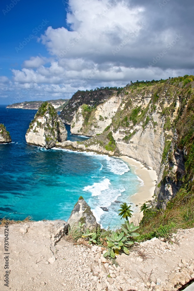 Landscape of a beautiful view to perfect sandy beach in Nusa Penida, Indonesia