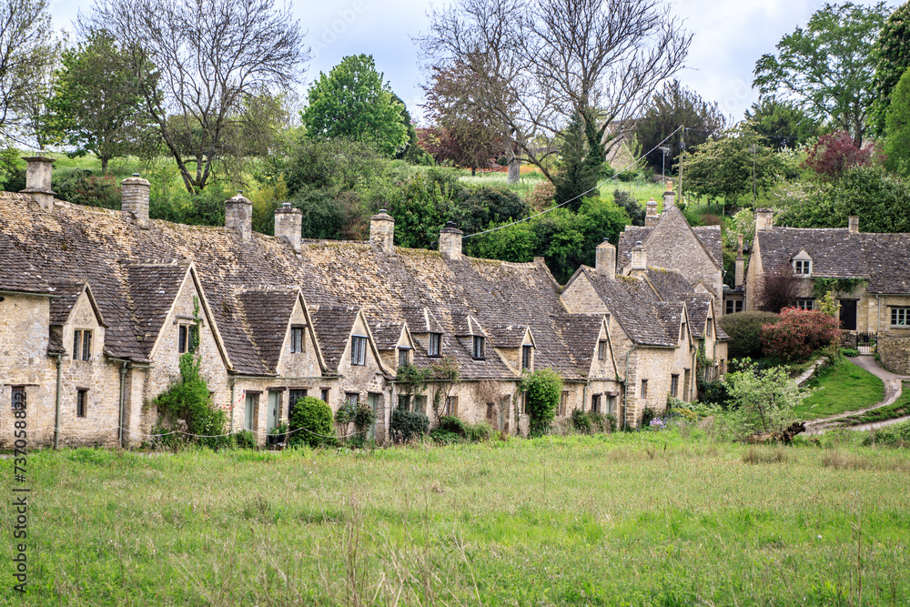 Historic Arlington Row: A Glimpse into Cotswolds’ Past Historic Arlington Row: A Glimpse into Cotswolds’ Past