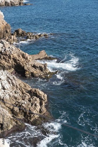 Obraz na płótnie Cap d'antibes mer rochers sentier du littoral w salonie